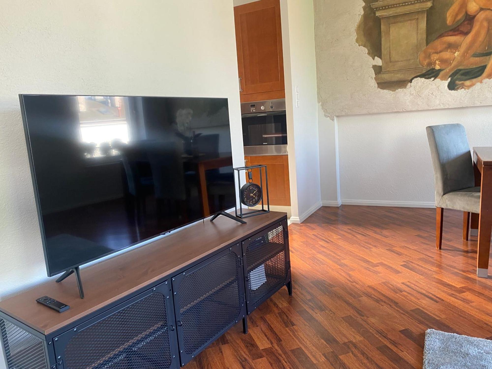 To - Downtown Apartment