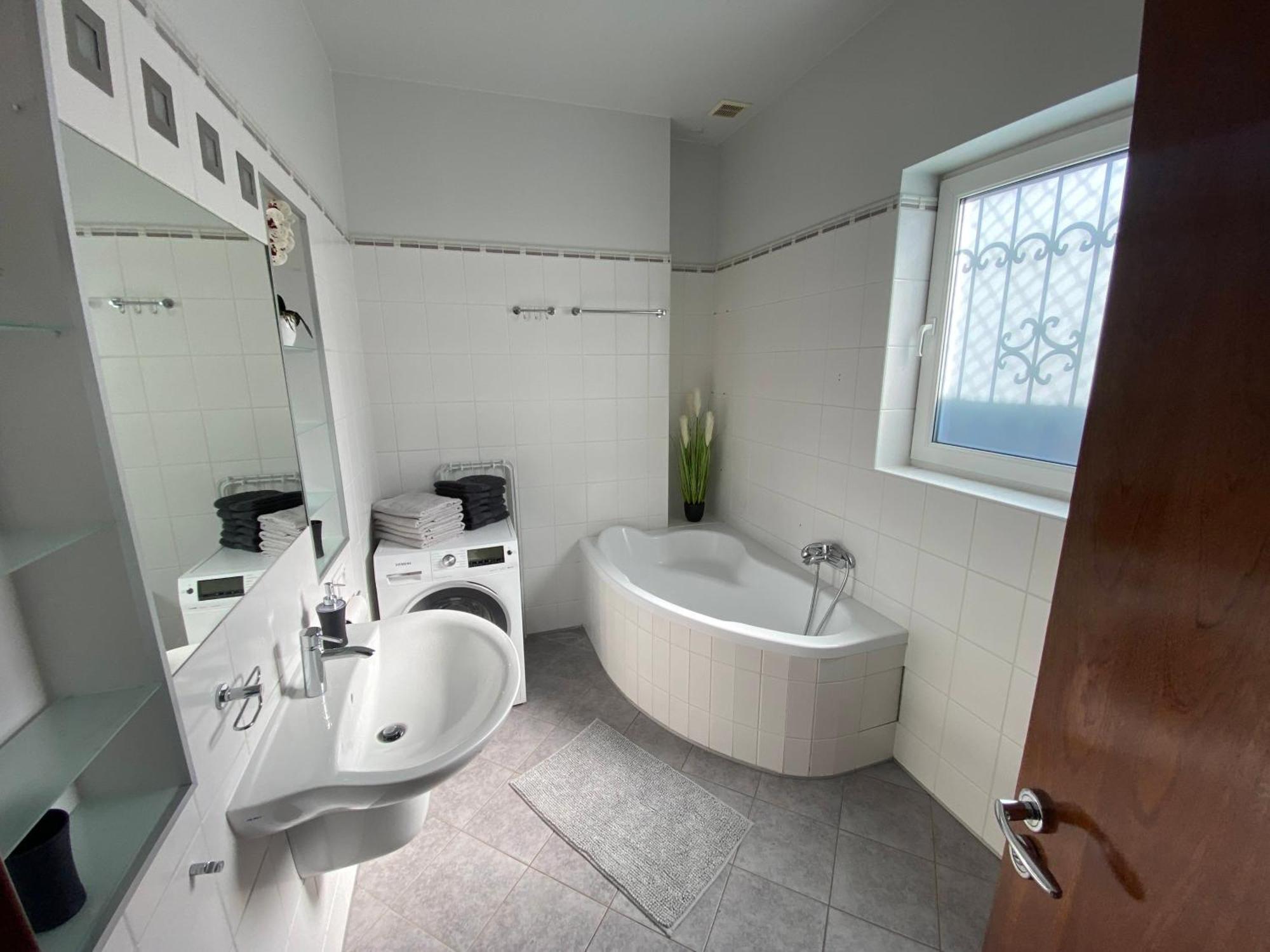 To - Downtown Apartment *